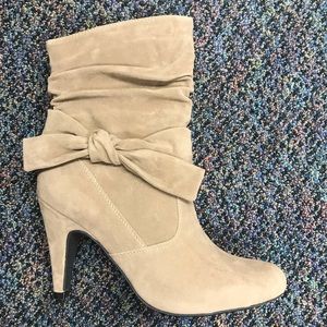 Women’s Tan Brushed Bootie. NEW w Box